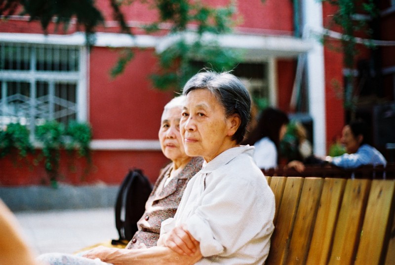 养老院的老人们-菲林中文-独立胶片摄影门户！
